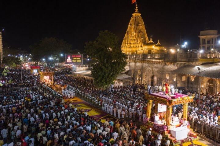 Aarti schedule